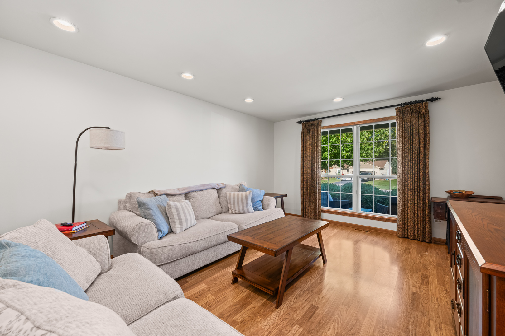 3625 Newport Drive, Island Lake, IL 60042