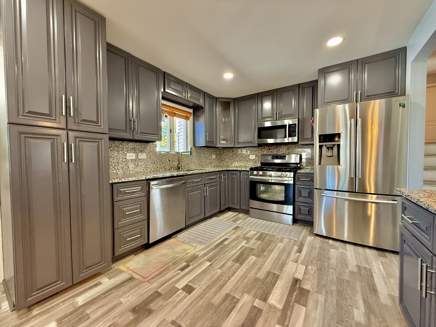 2181 PLAINFIELD Drive, Des Plaines, IL 60018