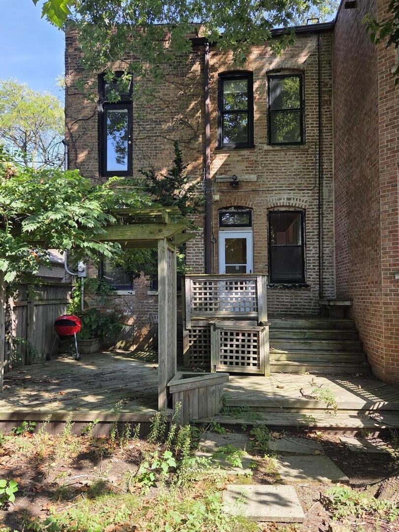 2144 N Fremont Street, Chicago, IL 60614