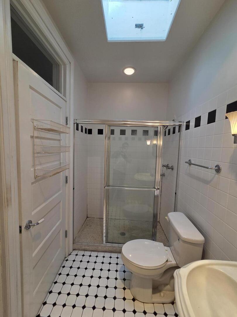 2144 N Fremont Street, Chicago, IL 60614