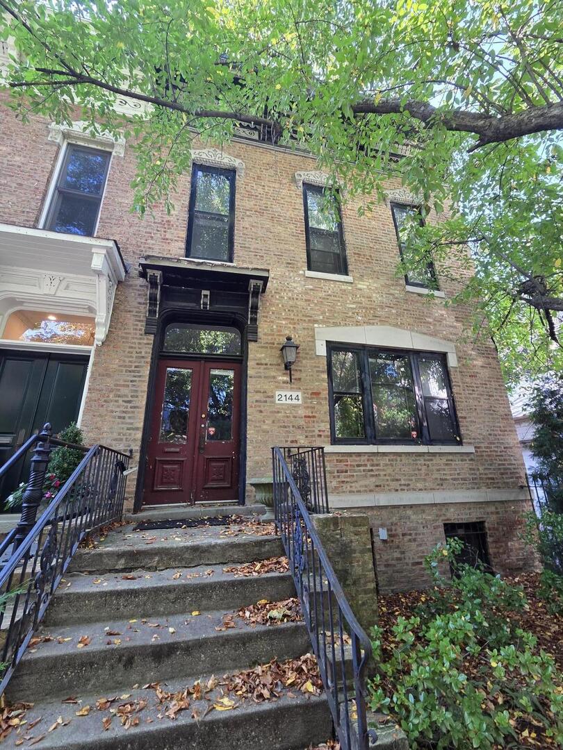 2144 N Fremont Street, Chicago, IL 60614