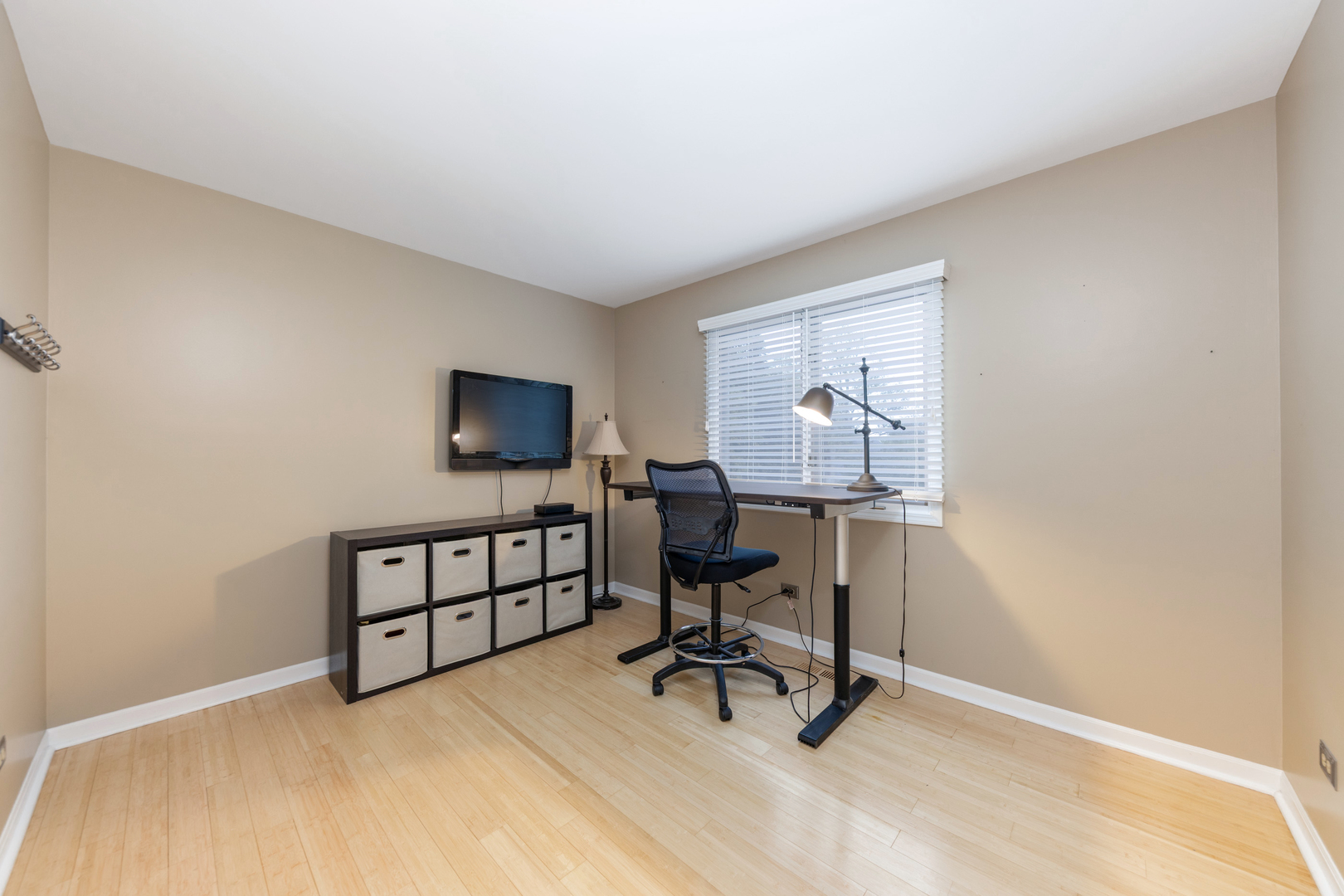 2421 River Woods Drive, Naperville, IL 60565