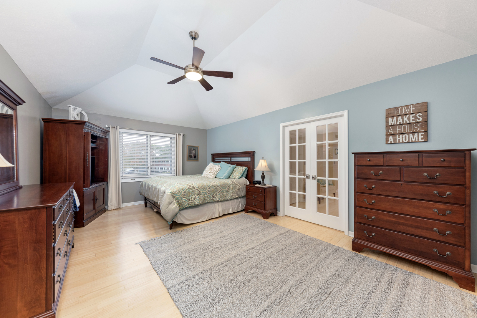 2421 River Woods Drive, Naperville, IL 60565