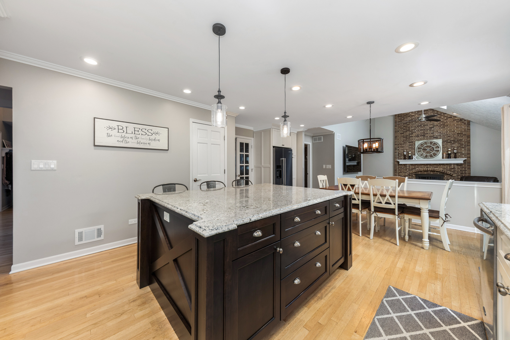 2421 River Woods Drive, Naperville, IL 60565