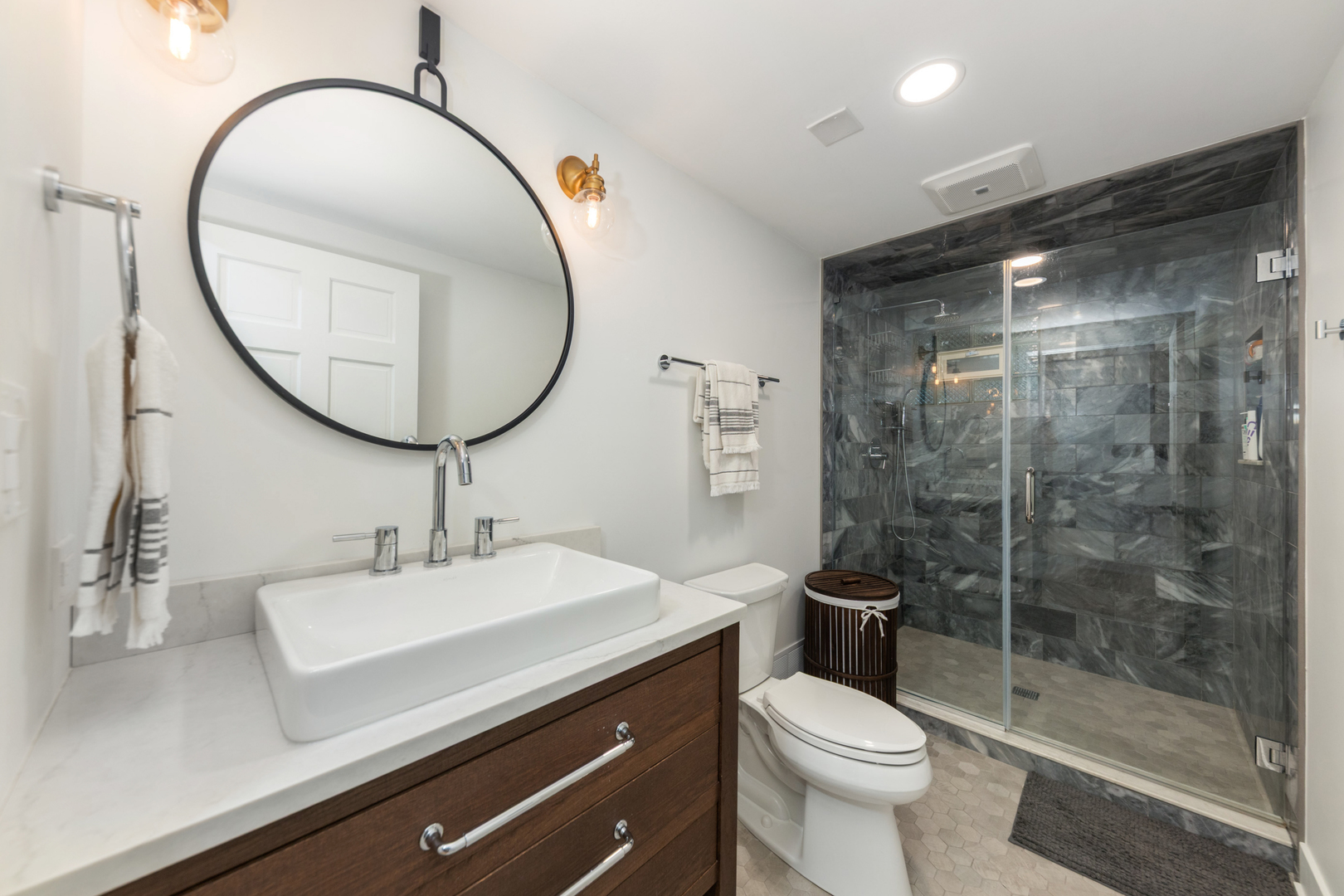 2421 River Woods Drive, Naperville, IL 60565