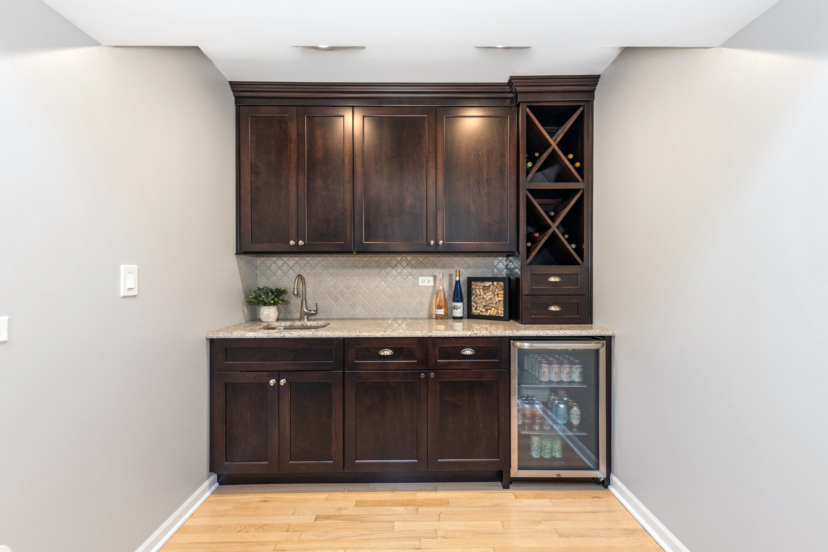 2421 River Woods Drive, Naperville, IL 60565