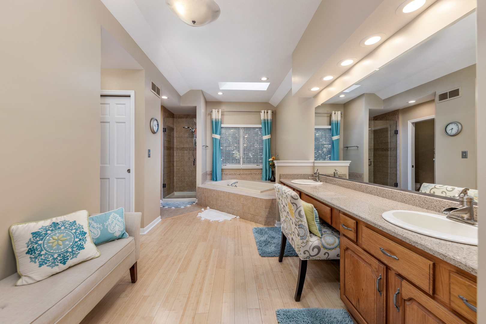 2421 River Woods Drive, Naperville, IL 60565