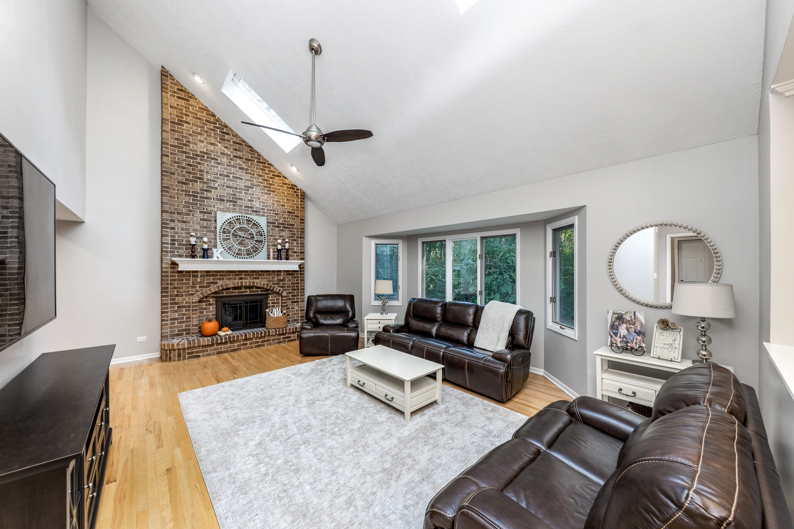 2421 River Woods Drive, Naperville, IL 60565