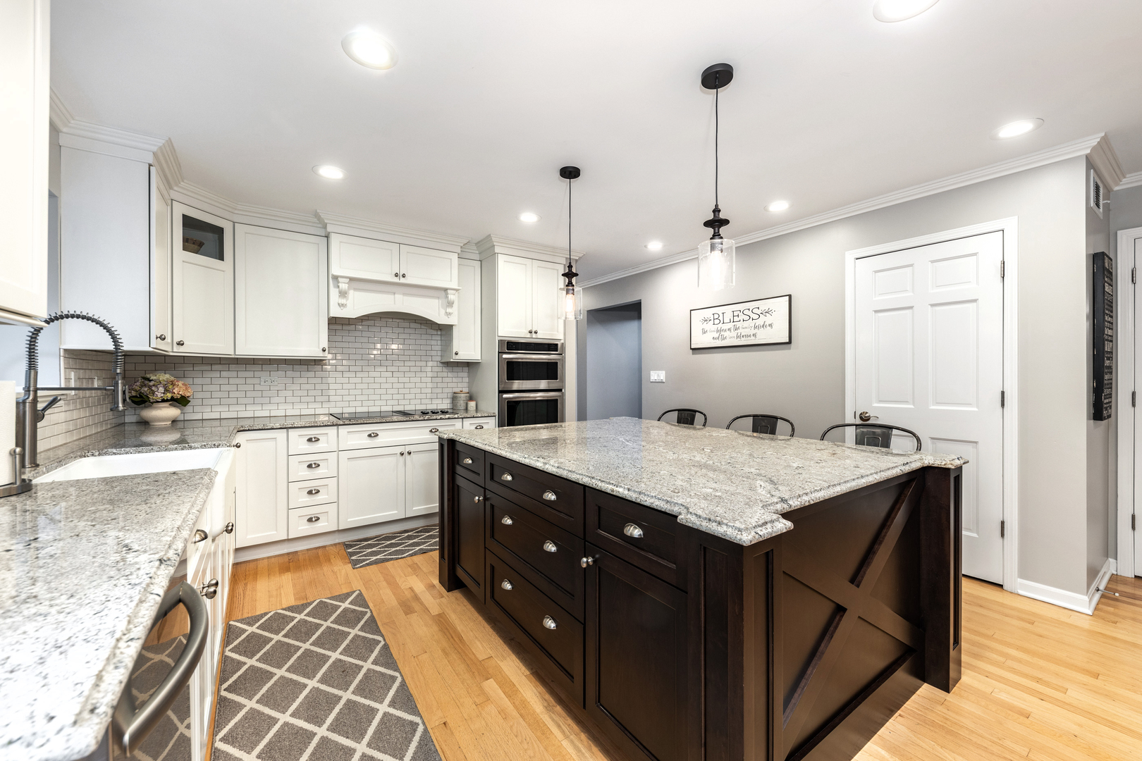 2421 River Woods Drive, Naperville, IL 60565