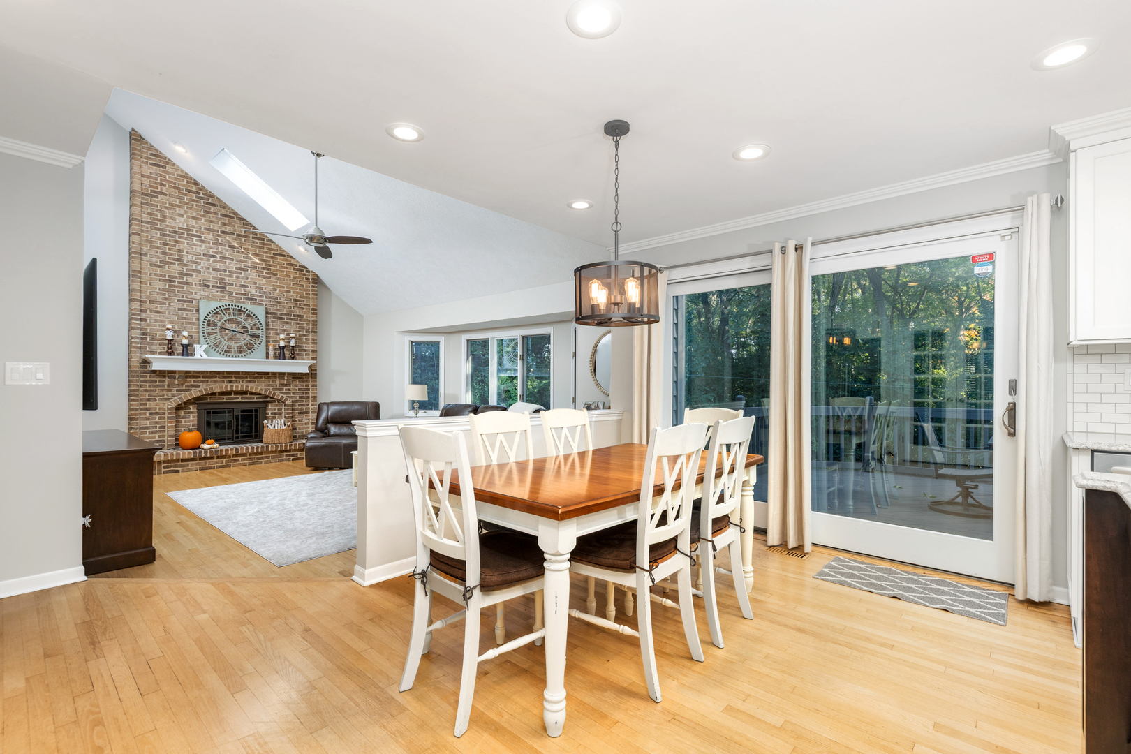 2421 River Woods Drive, Naperville, IL 60565