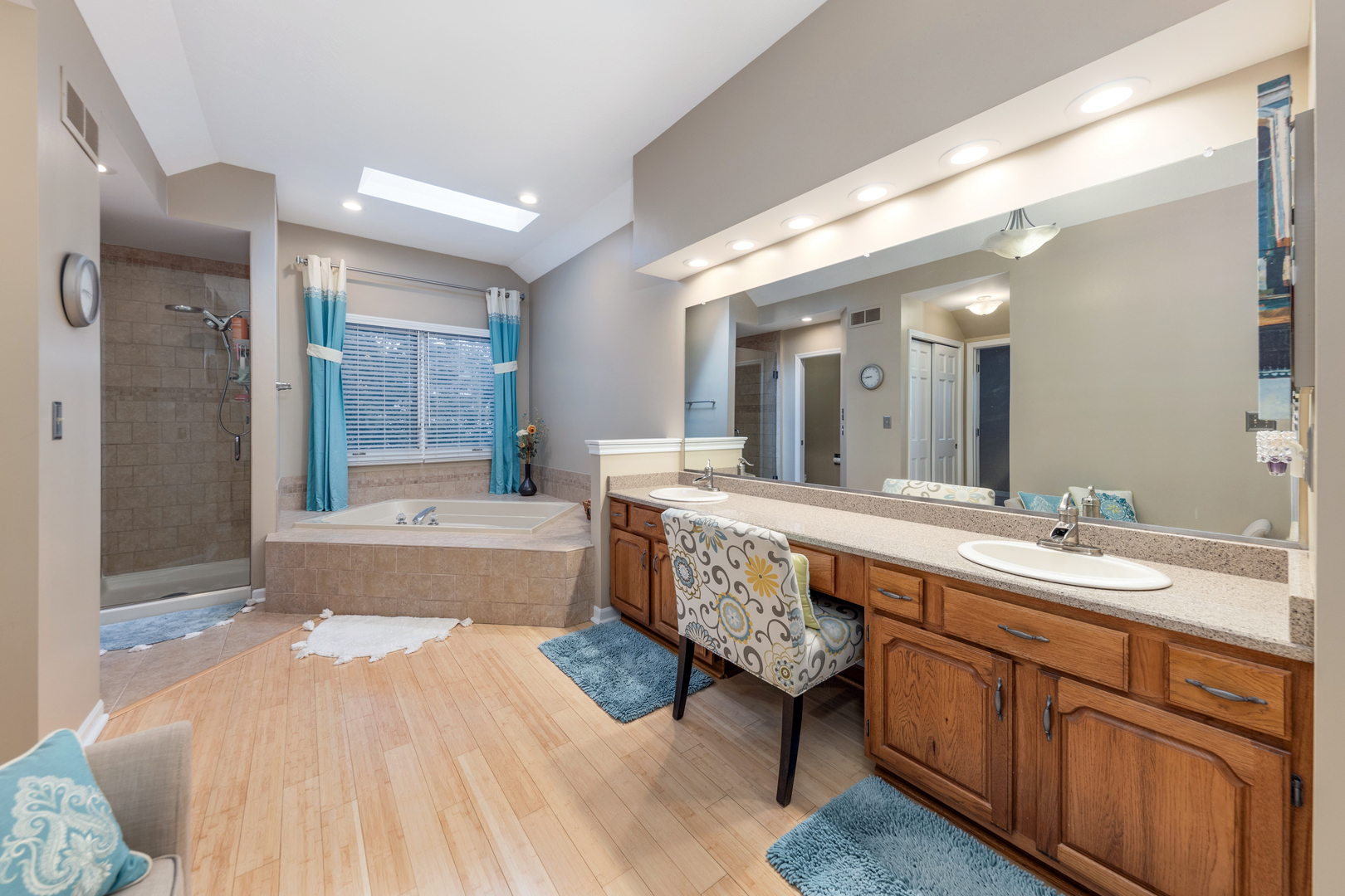 2421 River Woods Drive, Naperville, IL 60565