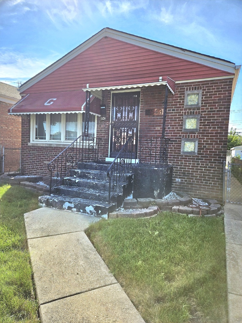 4542 S La Crosse Avenue, Chicago, IL 60638