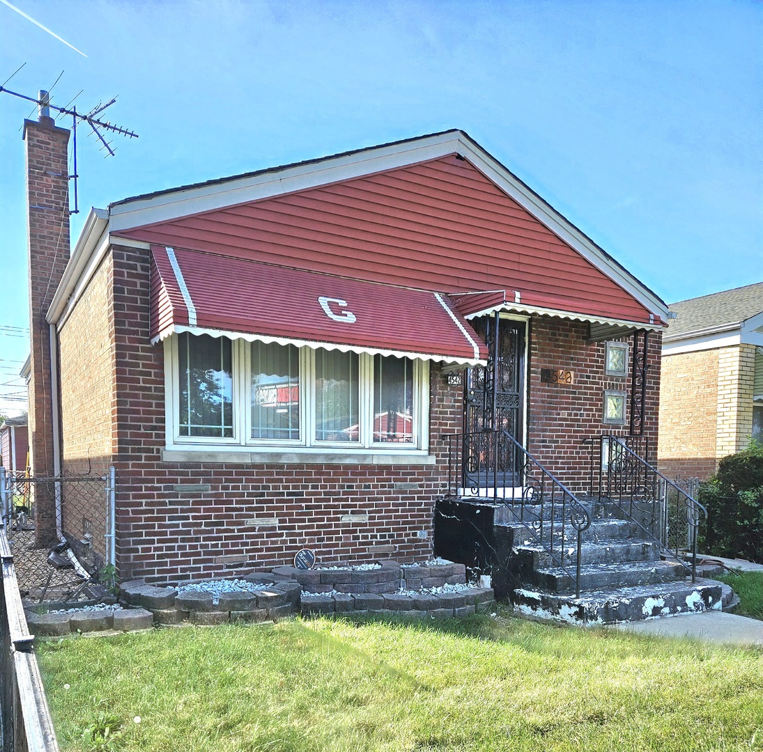 4542 S La Crosse Avenue, Chicago, IL 60638