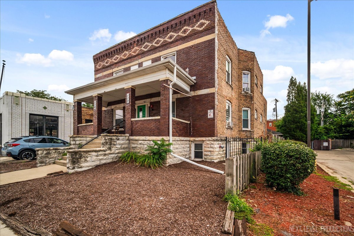 112-114 N Center Street, Joliet, IL 60435