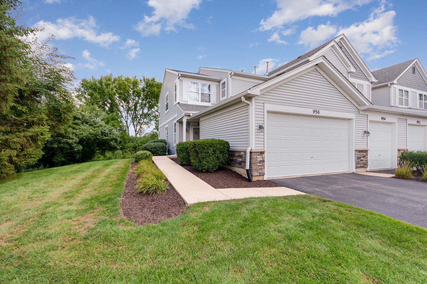 954 Genesee Drive #954, Naperville, IL 60563