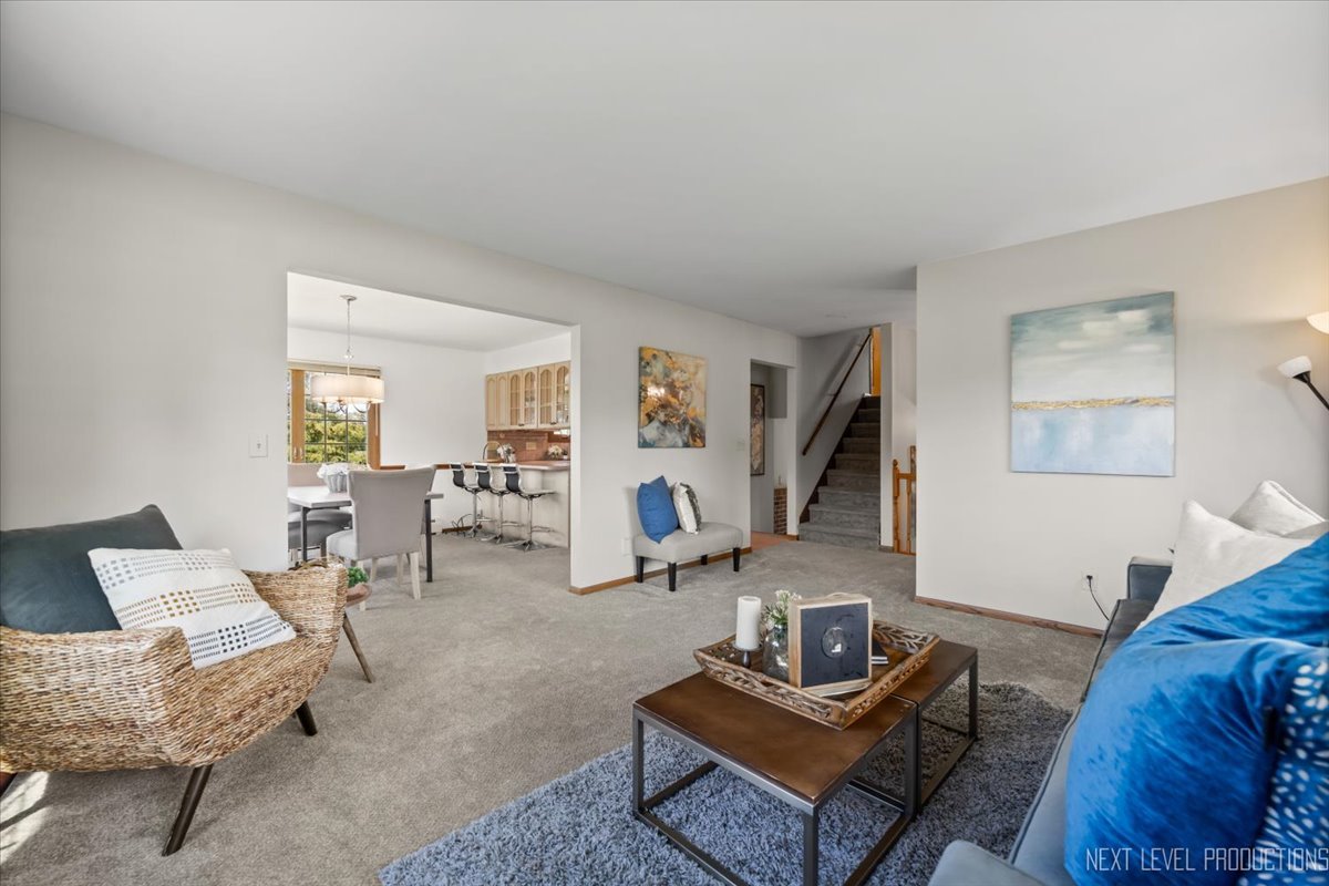 38W144 Beckman Trail, Elgin, IL 60124