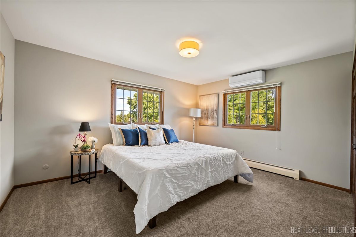 38W144 Beckman Trail, Elgin, IL 60124