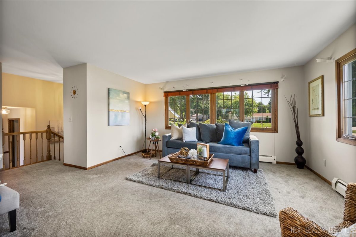 38W144 Beckman Trail, Elgin, IL 60124