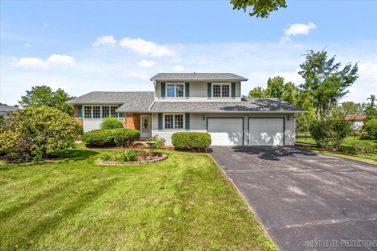 38W144 Beckman Trail, Elgin, IL 60124