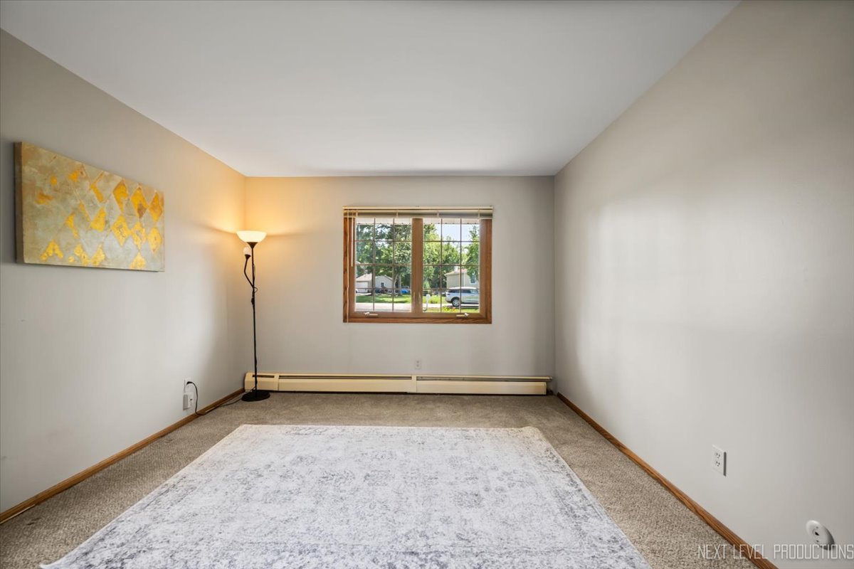 38W144 Beckman Trail, Elgin, IL 60124