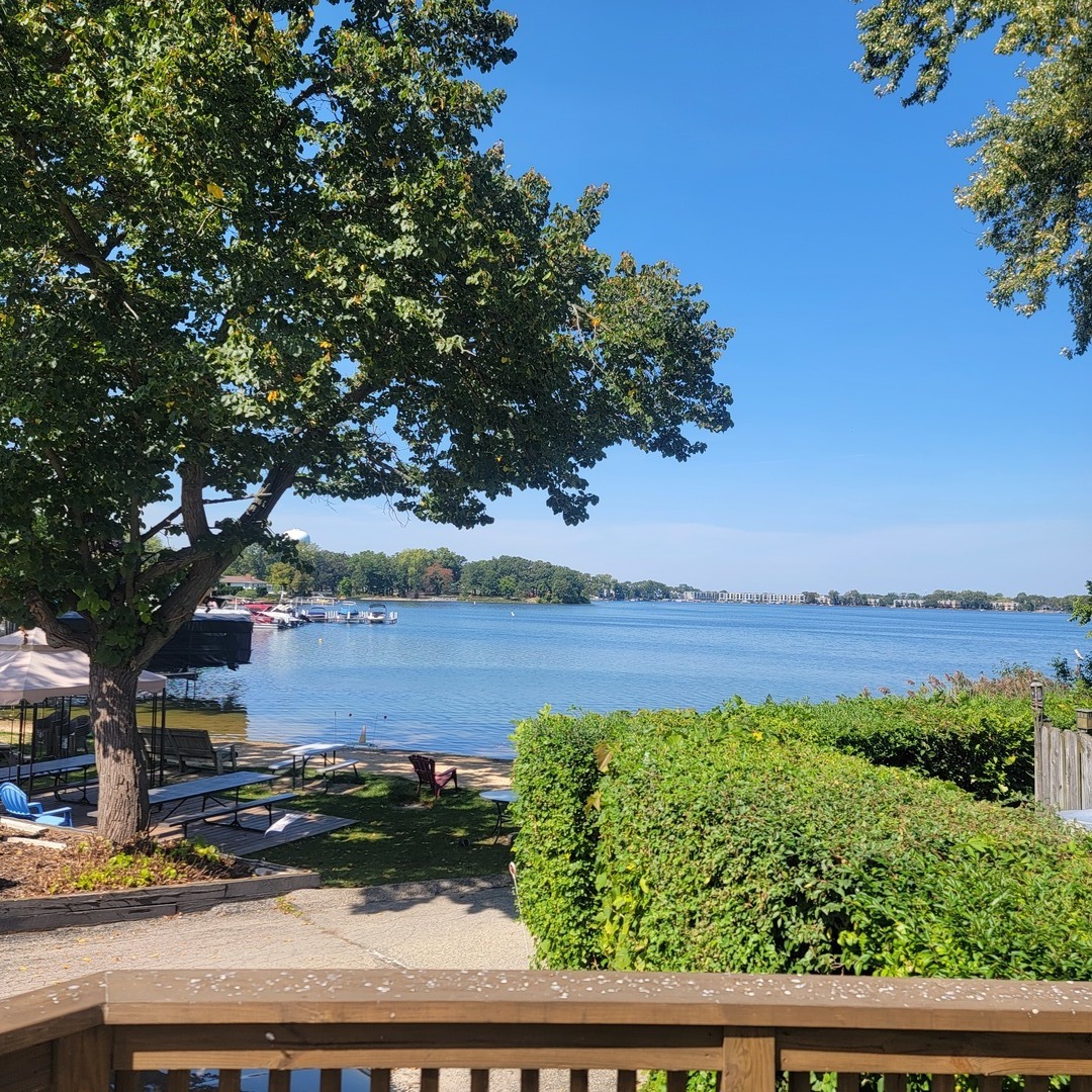 240 Whitney Road #13, Lake Zurich, IL 60047
