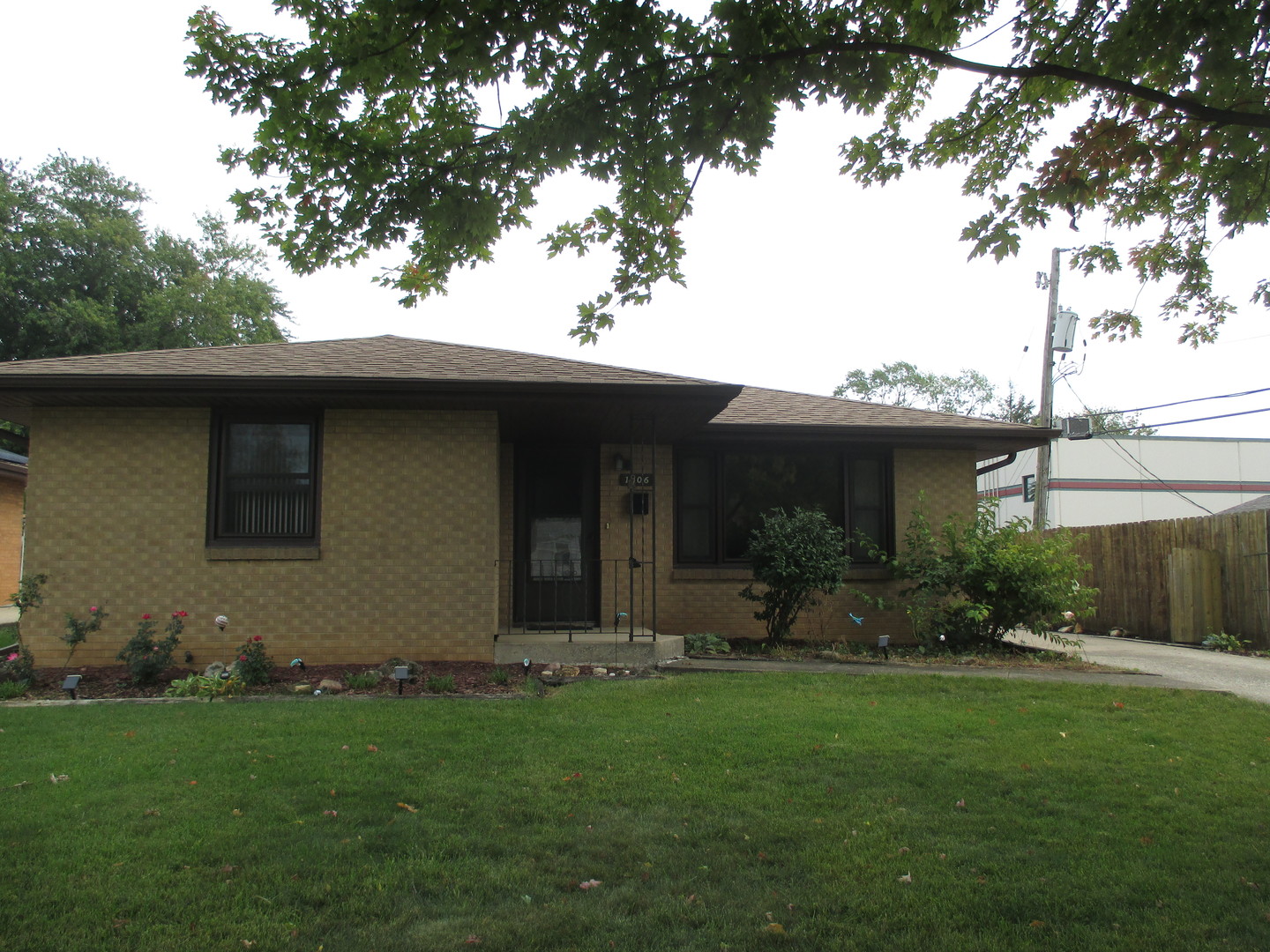 1606 Dearborn Street, Crest Hill, IL 60403