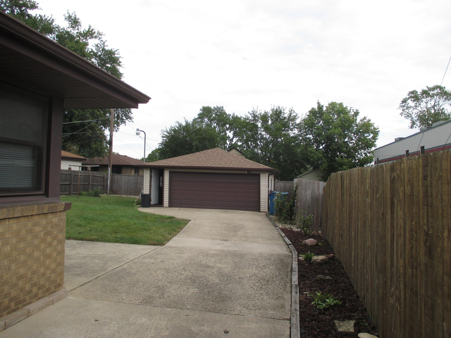 1606 Dearborn Street, Crest Hill, IL 60403