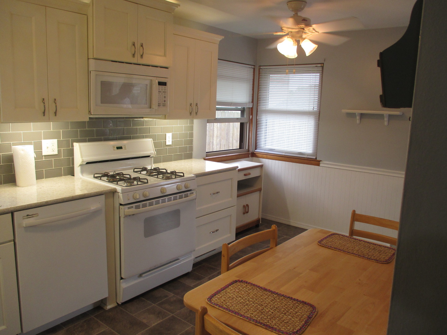 1606 Dearborn Street, Crest Hill, IL 60403