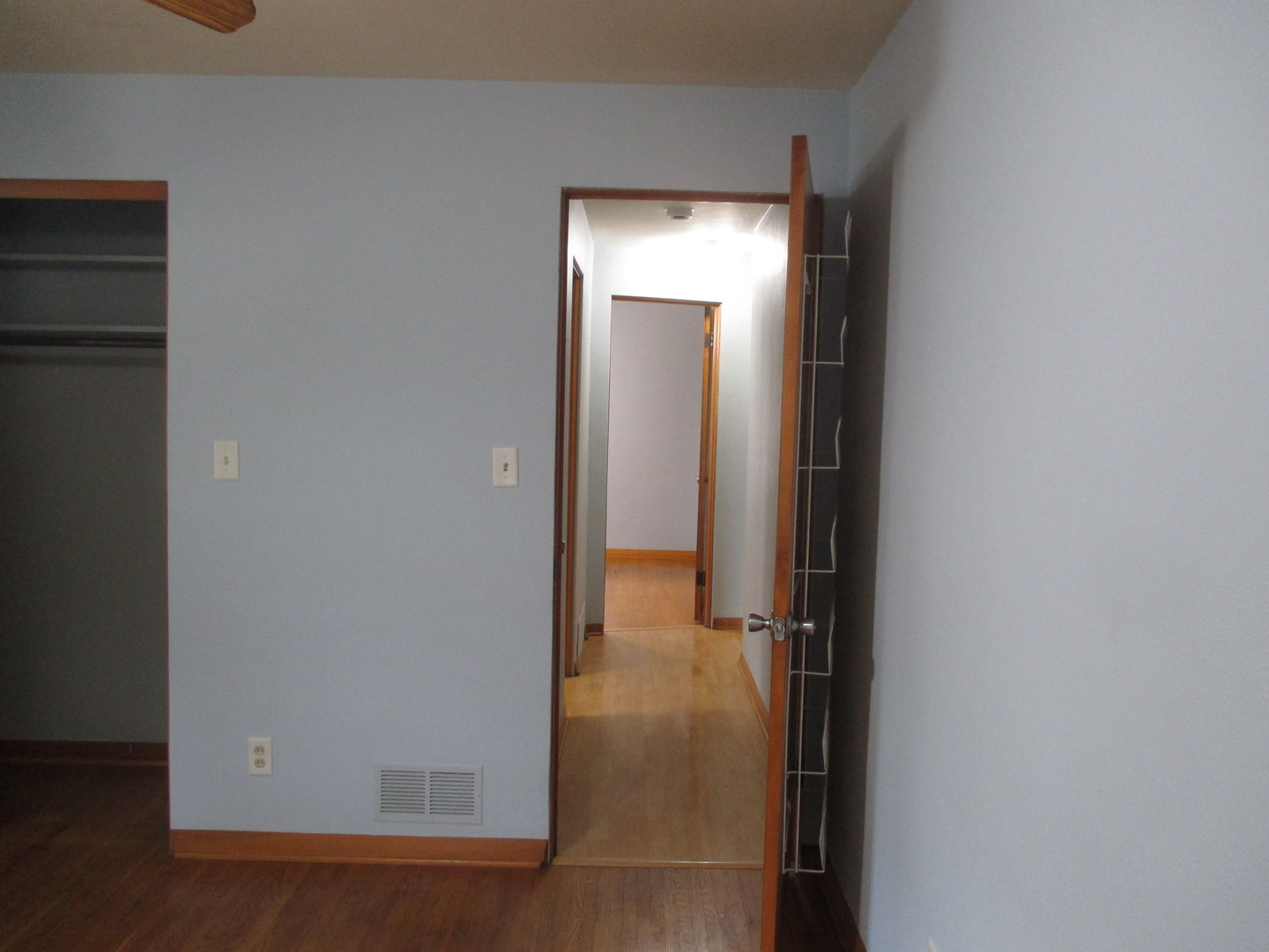 1606 Dearborn Street, Crest Hill, IL 60403