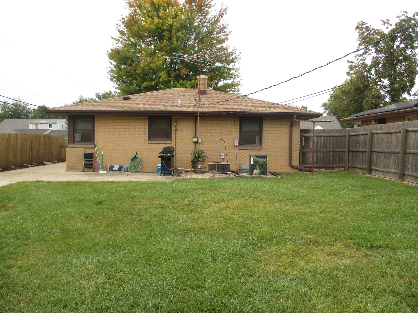 1606 Dearborn Street, Crest Hill, IL 60403