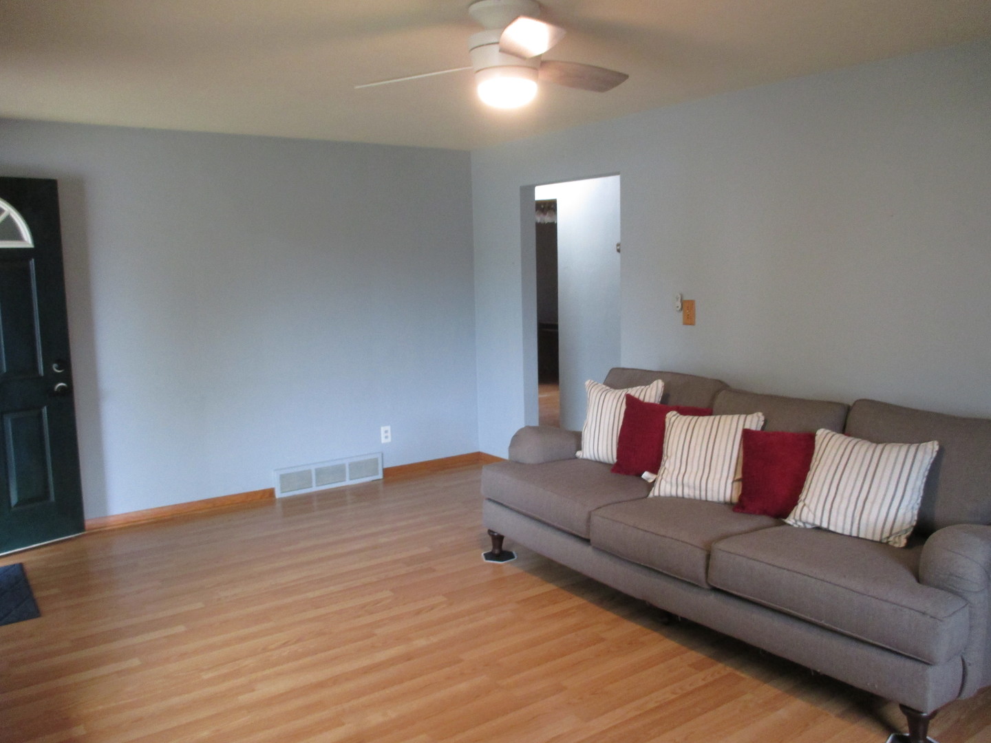 1606 Dearborn Street, Crest Hill, IL 60403