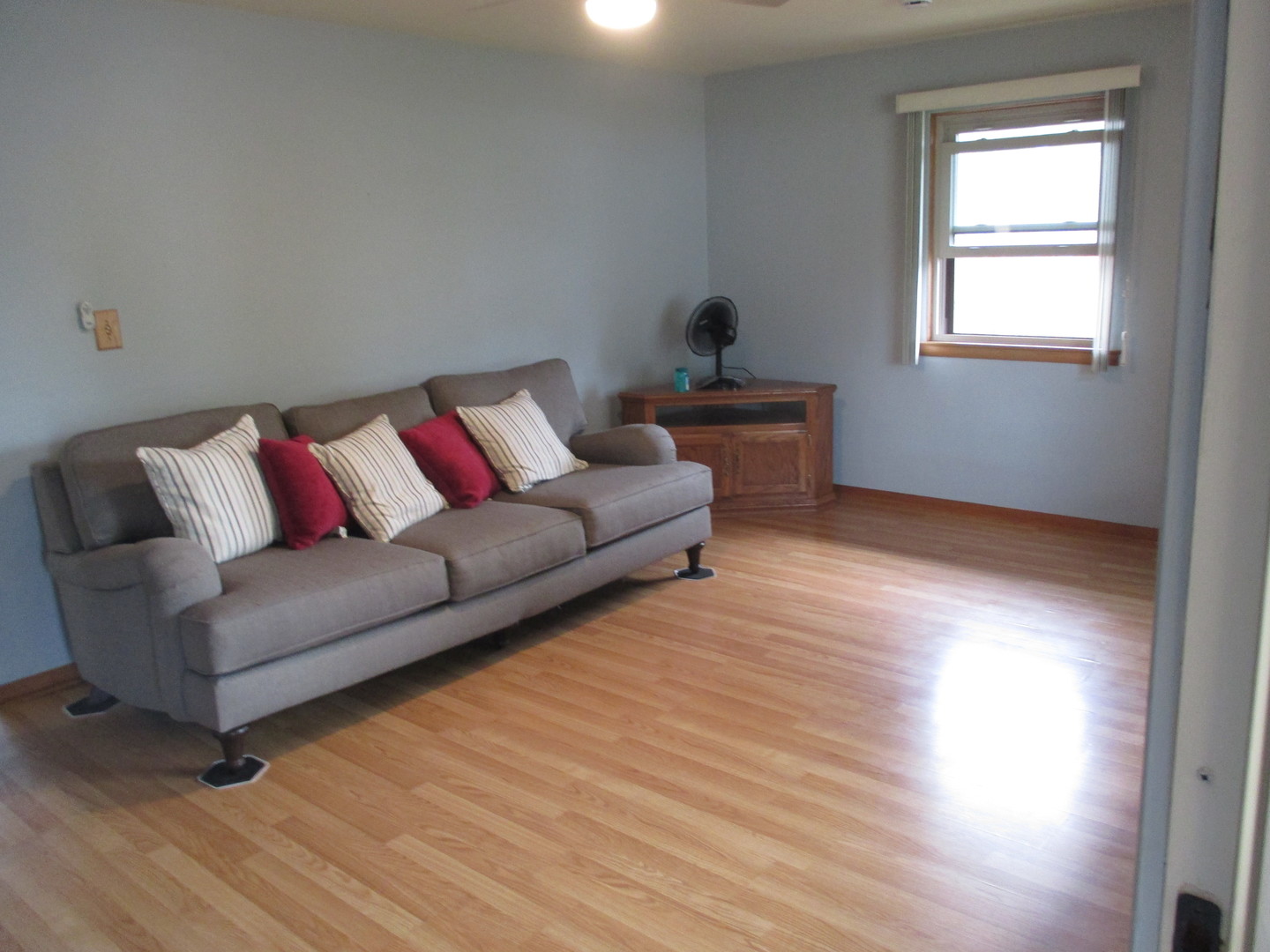 1606 Dearborn Street, Crest Hill, IL 60403