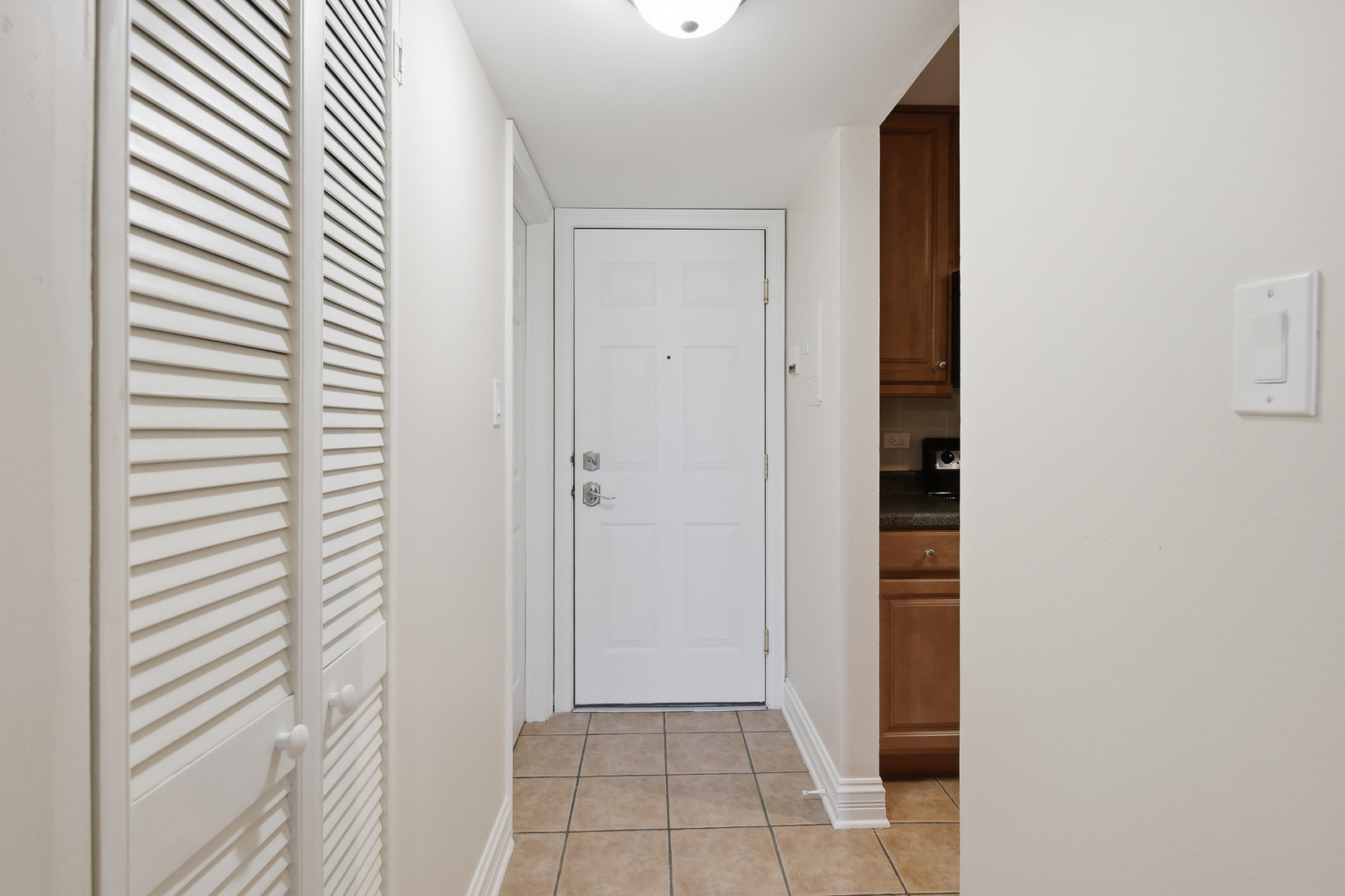 960 Beau Drive #303, Des Plaines, IL 60016