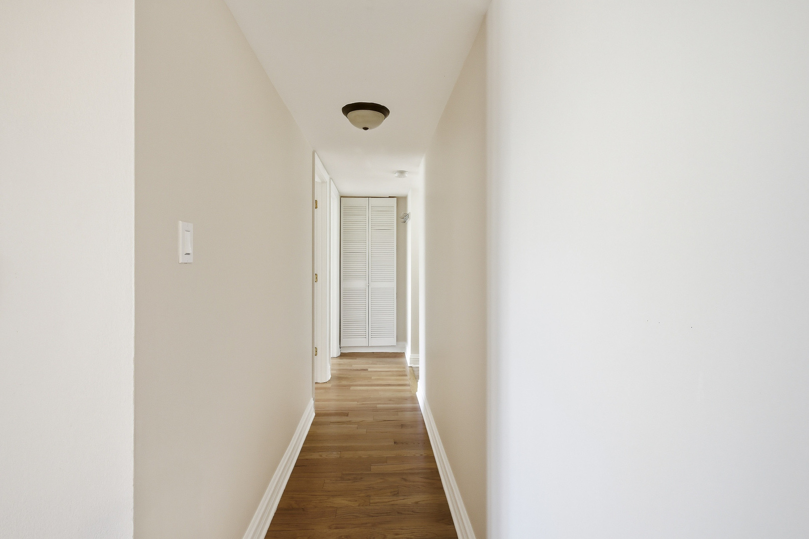 960 Beau Drive #303, Des Plaines, IL 60016