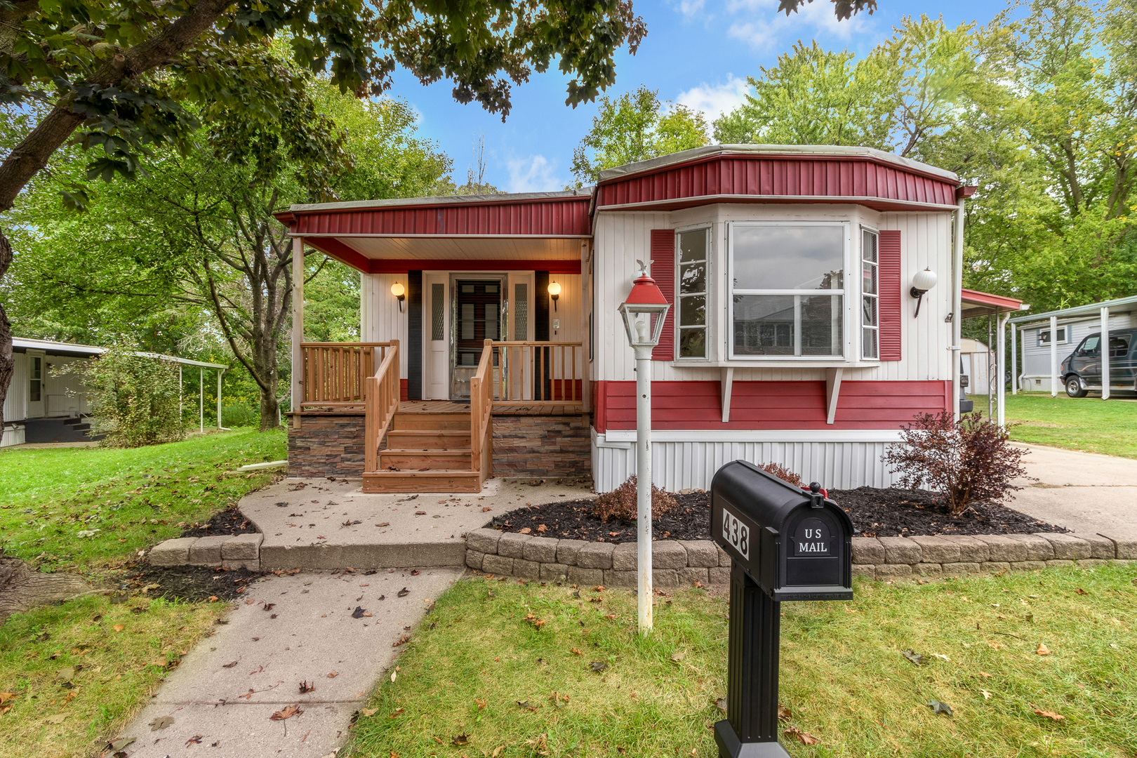 438 Golf View Drive, Crystal Lake, IL 60014