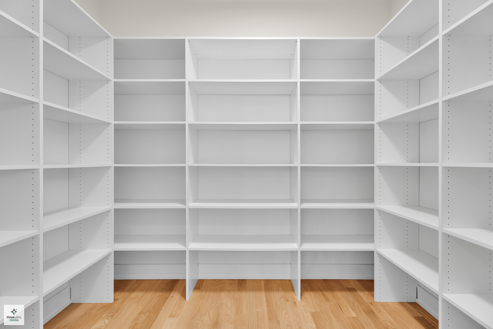 705 Glendale Road, Glenview, IL 60025