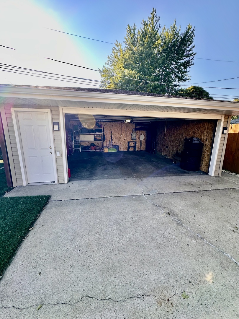 12832 S Manistee Avenue, Chicago, IL 60633