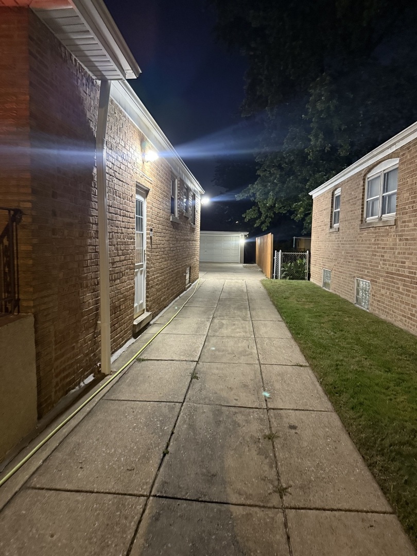12832 S Manistee Avenue, Chicago, IL 60633