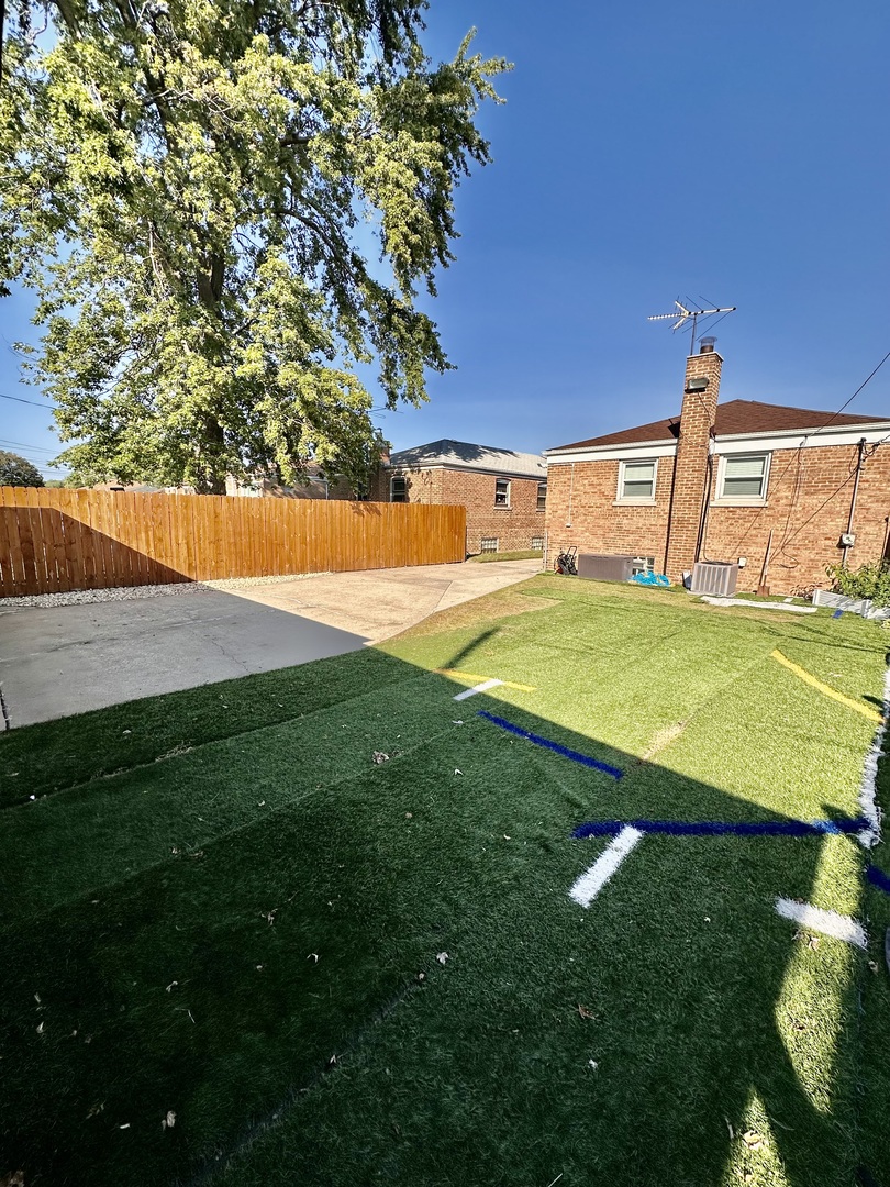 12832 S Manistee Avenue, Chicago, IL 60633