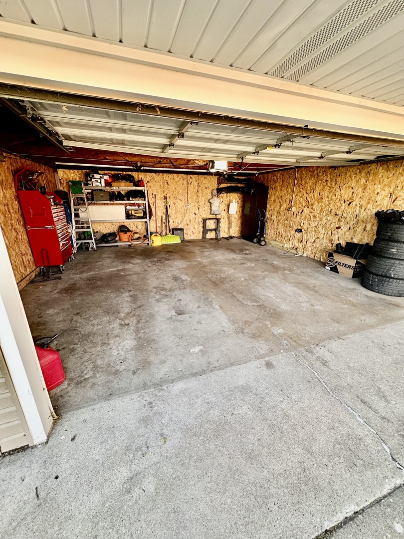 12832 S Manistee Avenue, Chicago, IL 60633