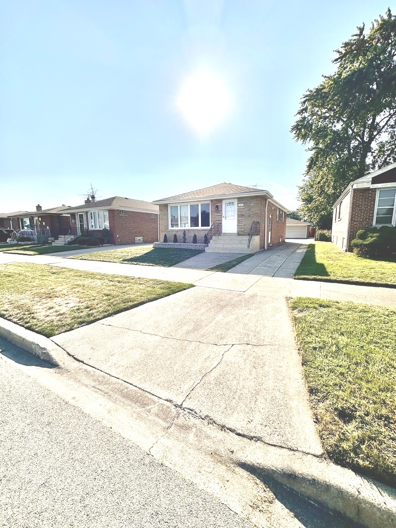 12832 S Manistee Avenue, Chicago, IL 60633