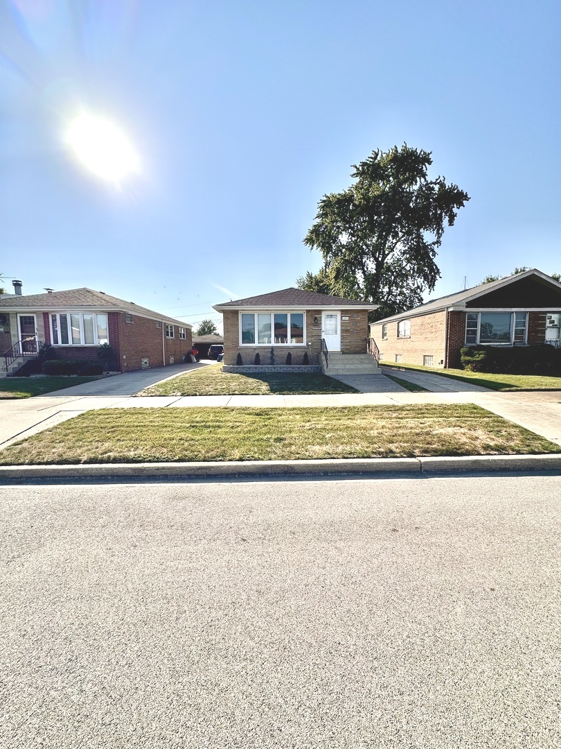 12832 S Manistee Avenue, Chicago, IL 60633