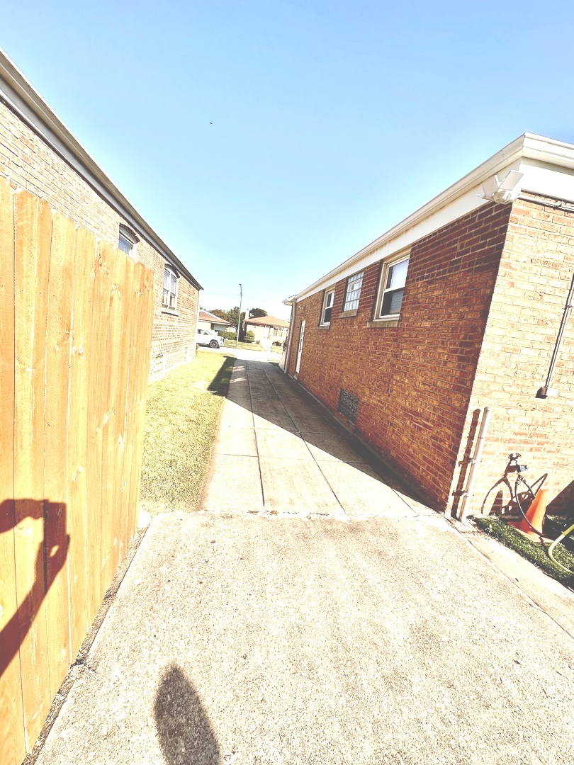 12832 S Manistee Avenue, Chicago, IL 60633