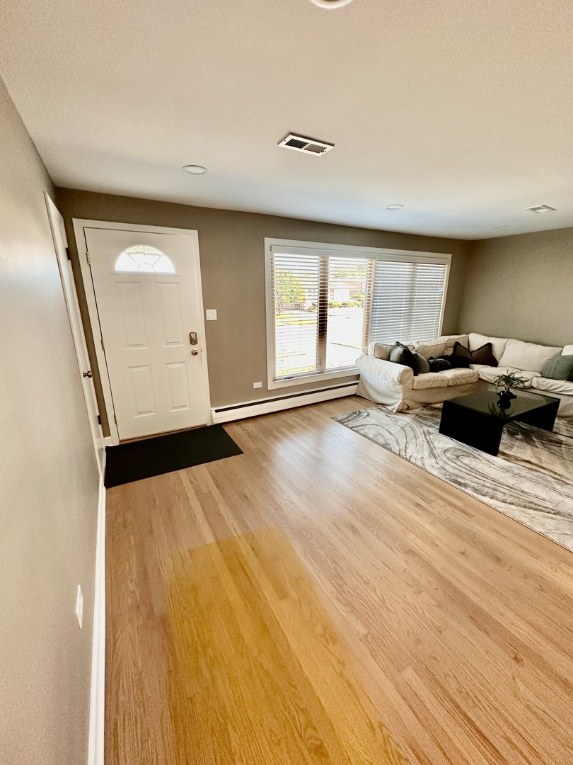 12832 S Manistee Avenue, Chicago, IL 60633