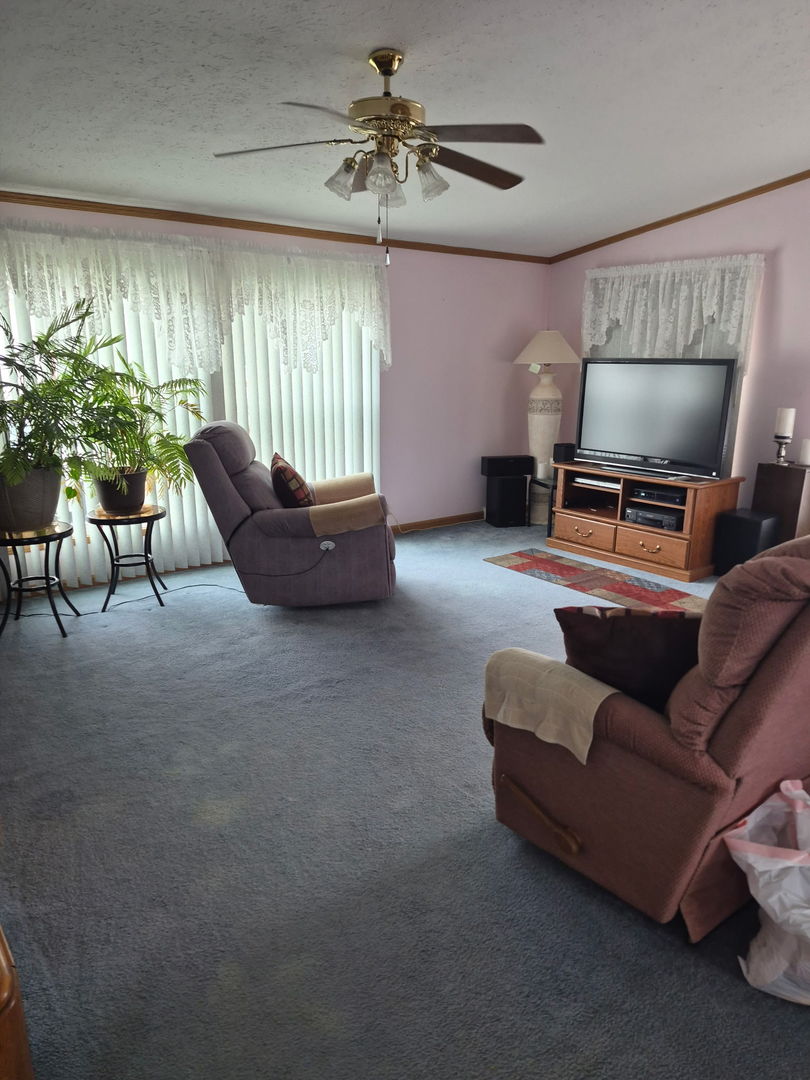 17 BOBWHITE Lane, Beecher, IL 60401