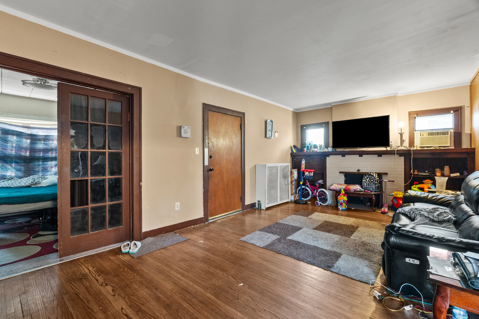 910 Nicholson Street, Joliet, IL 60435