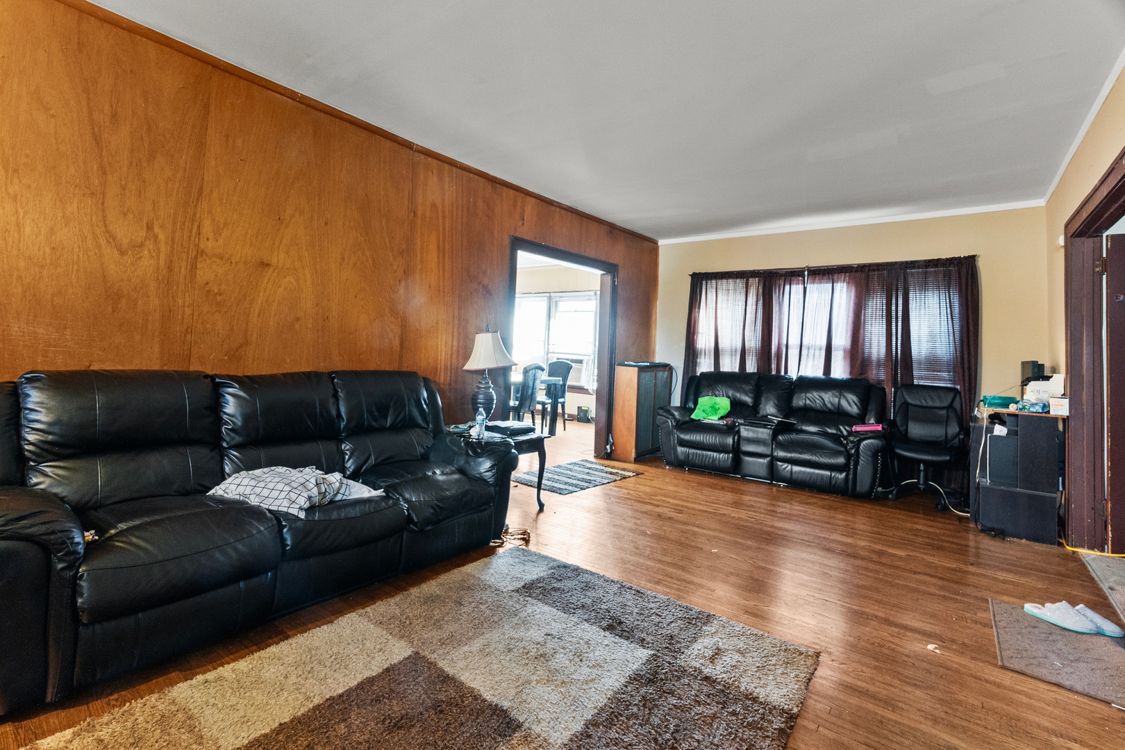 910 Nicholson Street, Joliet, IL 60435