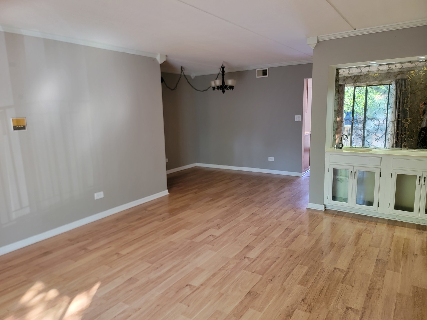 5406 Chateau Drive #4, Rolling Meadows, IL 60008