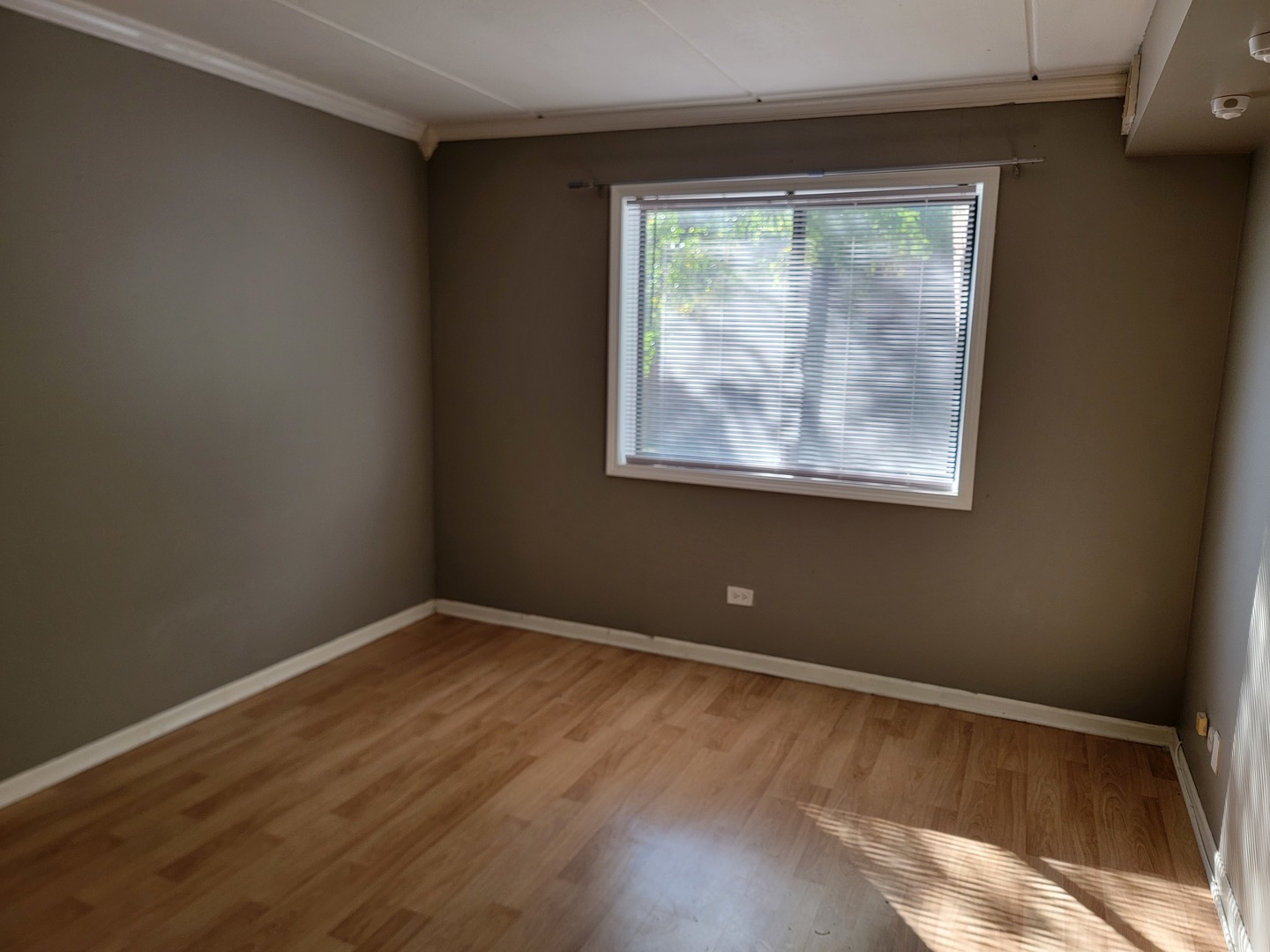 5406 Chateau Drive #4, Rolling Meadows, IL 60008