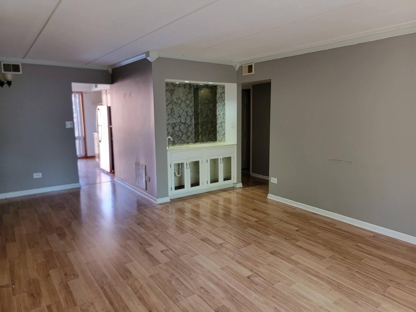 5406 Chateau Drive #4, Rolling Meadows, IL 60008